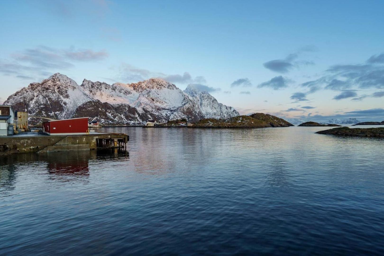 Rorbuleilighet I Idylliske Henningsvaer Henningsvær Exterior foto