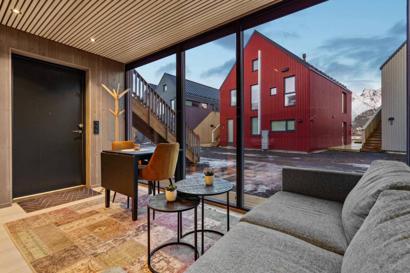Rorbuleilighet I Idylliske Henningsvaer Henningsvær Exterior foto